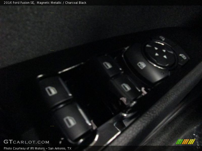 Magnetic Metallic / Charcoal Black 2016 Ford Fusion SE
