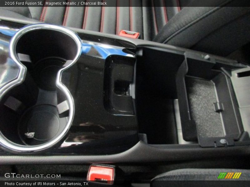 Magnetic Metallic / Charcoal Black 2016 Ford Fusion SE