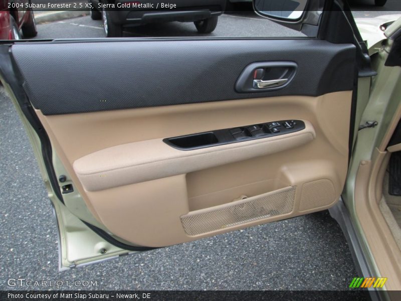 Sierra Gold Metallic / Beige 2004 Subaru Forester 2.5 XS