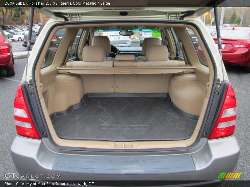 Sierra Gold Metallic / Beige 2004 Subaru Forester 2.5 XS