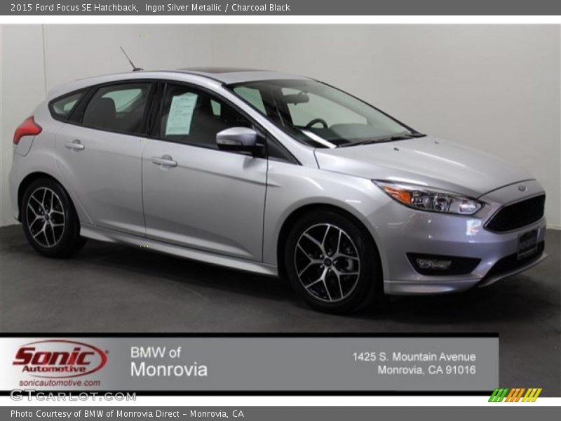 Ingot Silver Metallic / Charcoal Black 2015 Ford Focus SE Hatchback