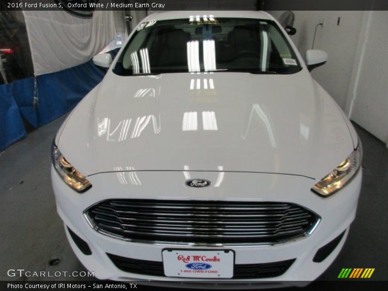 Oxford White / Medium Earth Gray 2016 Ford Fusion S