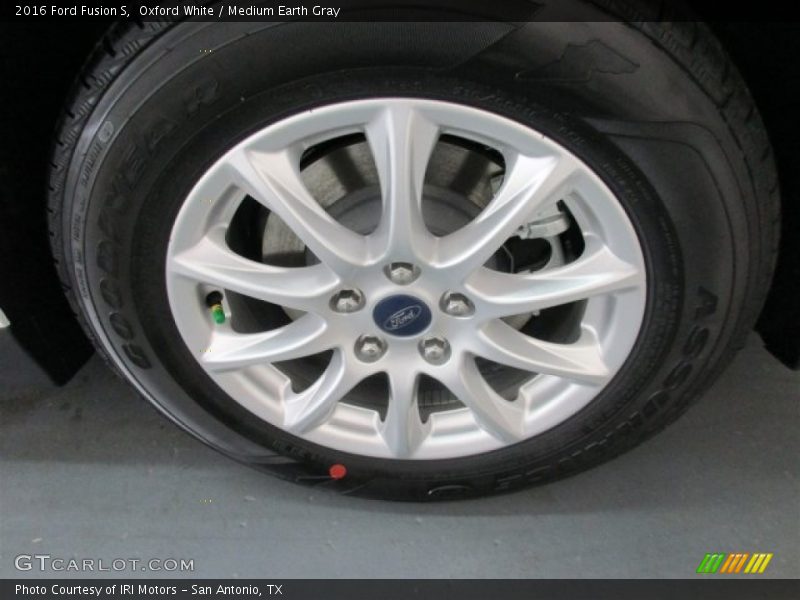 Oxford White / Medium Earth Gray 2016 Ford Fusion S