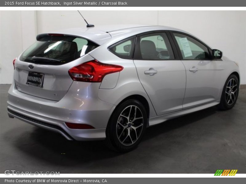 Ingot Silver Metallic / Charcoal Black 2015 Ford Focus SE Hatchback
