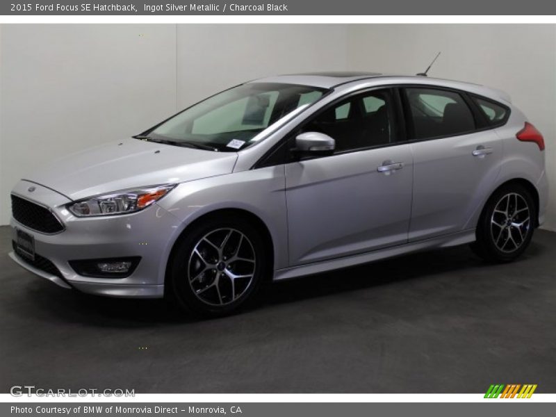 Ingot Silver Metallic / Charcoal Black 2015 Ford Focus SE Hatchback