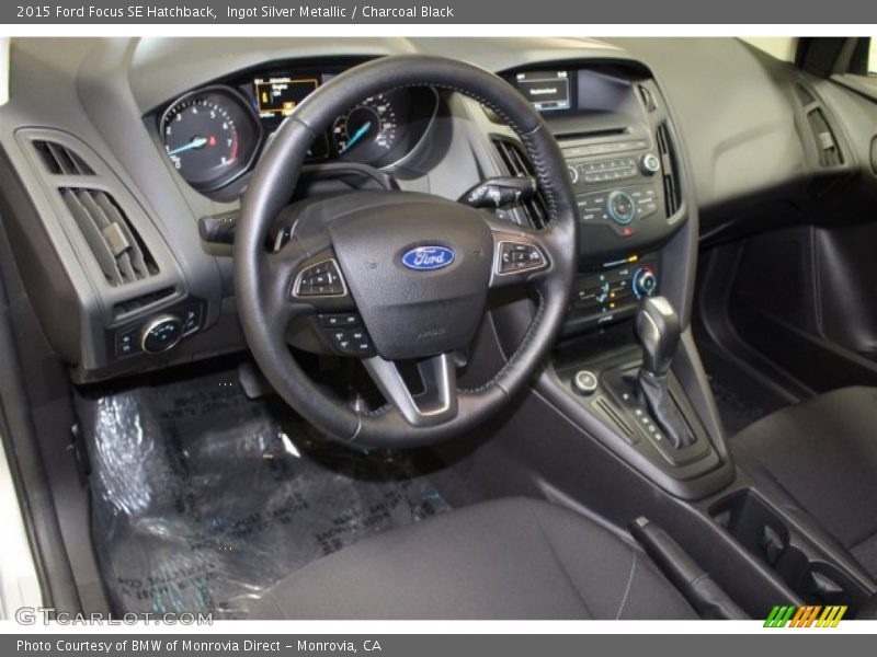Ingot Silver Metallic / Charcoal Black 2015 Ford Focus SE Hatchback
