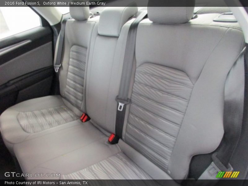 Oxford White / Medium Earth Gray 2016 Ford Fusion S
