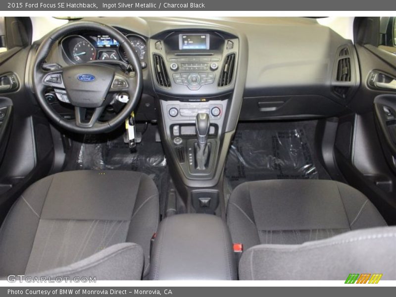Ingot Silver Metallic / Charcoal Black 2015 Ford Focus SE Hatchback