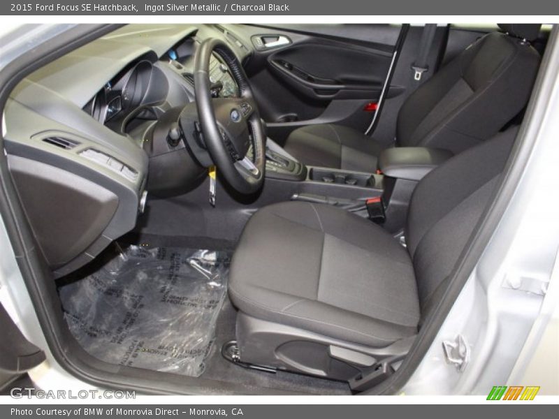 Ingot Silver Metallic / Charcoal Black 2015 Ford Focus SE Hatchback
