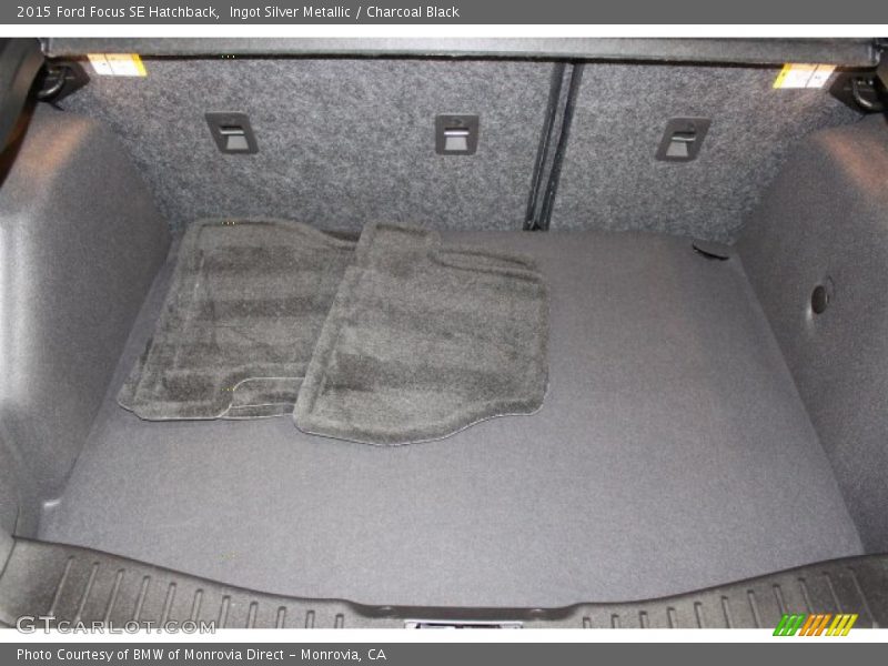 Ingot Silver Metallic / Charcoal Black 2015 Ford Focus SE Hatchback
