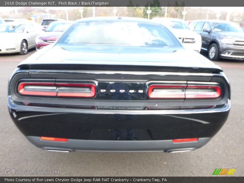 Pitch Black / Black/Tungsten 2016 Dodge Challenger R/T