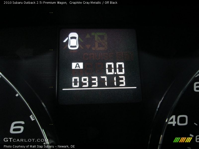 Graphite Gray Metallic / Off Black 2010 Subaru Outback 2.5i Premium Wagon