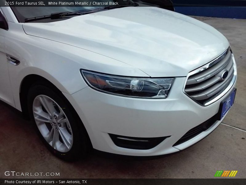 White Platinum Metallic / Charcoal Black 2015 Ford Taurus SEL