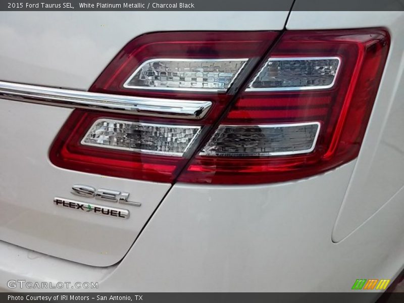 White Platinum Metallic / Charcoal Black 2015 Ford Taurus SEL