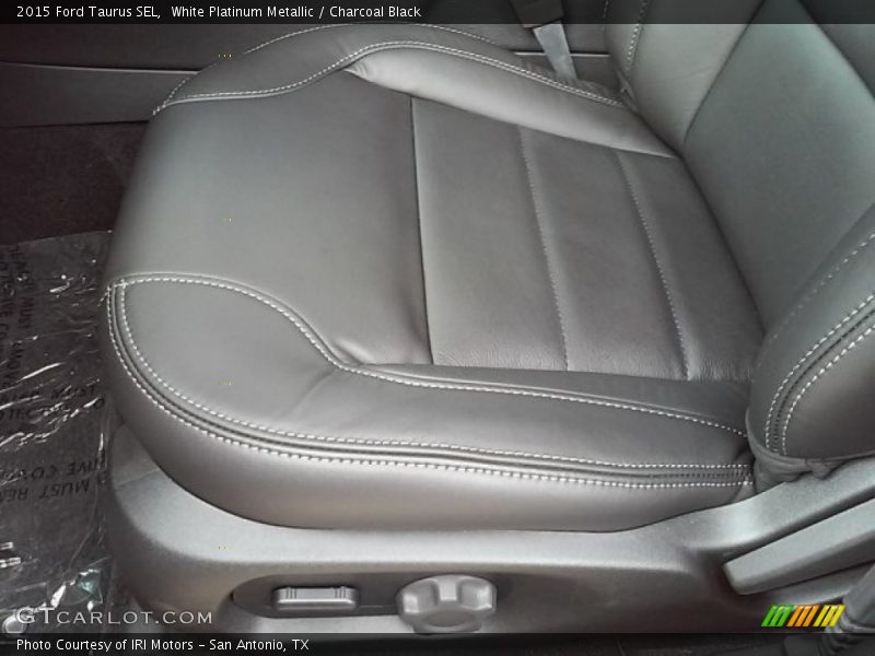 White Platinum Metallic / Charcoal Black 2015 Ford Taurus SEL