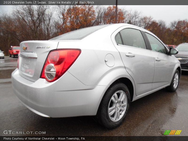 Silver Ice Metallic / Jet Black/Brick 2016 Chevrolet Sonic LT Sedan