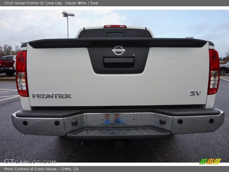 Glacier White / Steel 2016 Nissan Frontier SV Crew Cab
