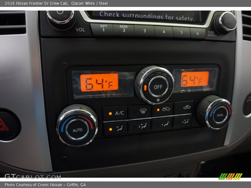 Glacier White / Steel 2016 Nissan Frontier SV Crew Cab
