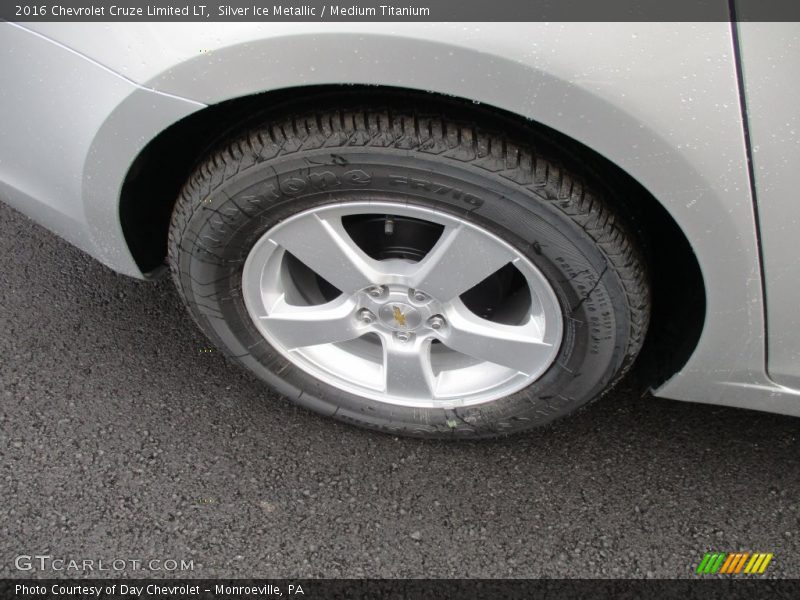 Silver Ice Metallic / Medium Titanium 2016 Chevrolet Cruze Limited LT