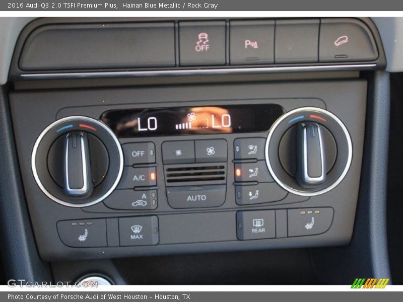 Hainan Blue Metallic / Rock Gray 2016 Audi Q3 2.0 TSFI Premium Plus