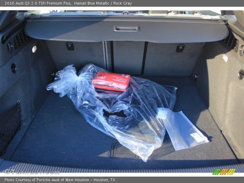 Hainan Blue Metallic / Rock Gray 2016 Audi Q3 2.0 TSFI Premium Plus
