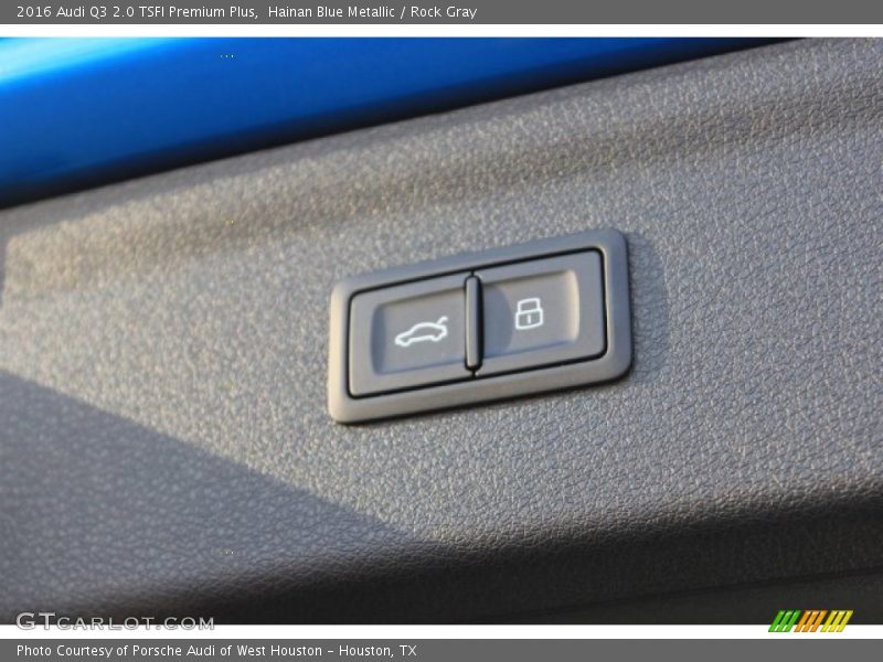 Hainan Blue Metallic / Rock Gray 2016 Audi Q3 2.0 TSFI Premium Plus