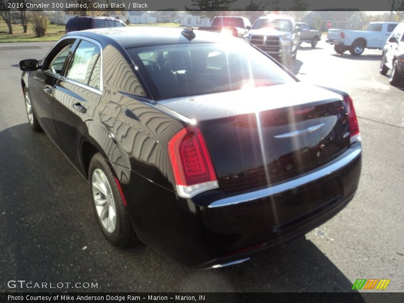 Gloss Black / Black 2016 Chrysler 300 Limited