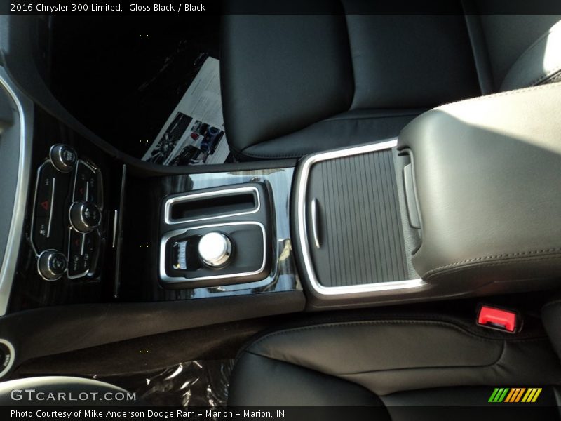 Gloss Black / Black 2016 Chrysler 300 Limited