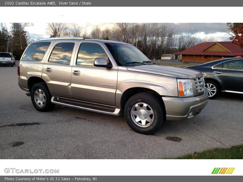 Front 3/4 View of 2002 Escalade AWD