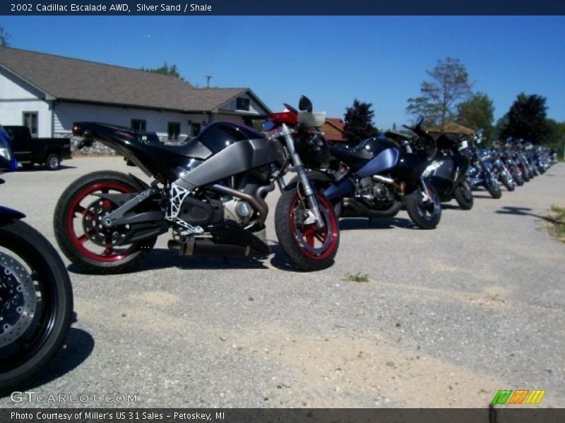 Silver Sand / Shale 2002 Cadillac Escalade AWD