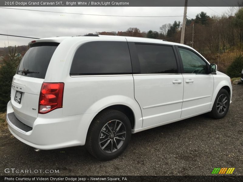 Bright White / Black/Light Graystone 2016 Dodge Grand Caravan SXT