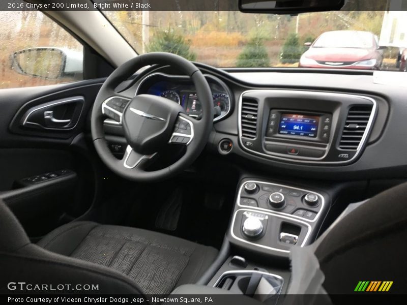 Bright White / Black 2016 Chrysler 200 Limited