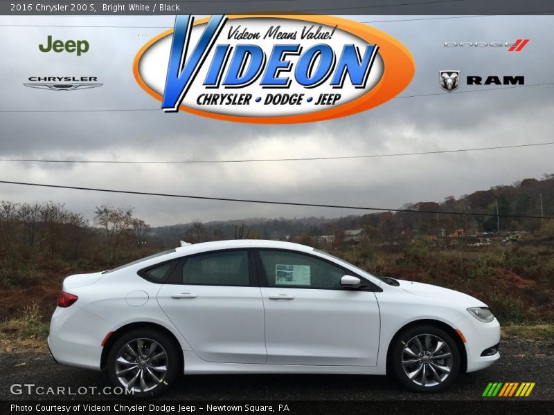 Bright White / Black 2016 Chrysler 200 S