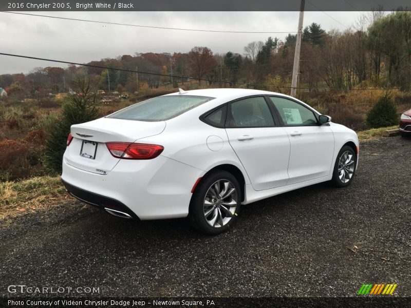 Bright White / Black 2016 Chrysler 200 S