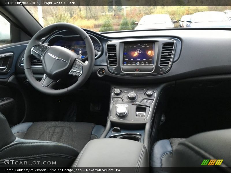 Bright White / Black 2016 Chrysler 200 S