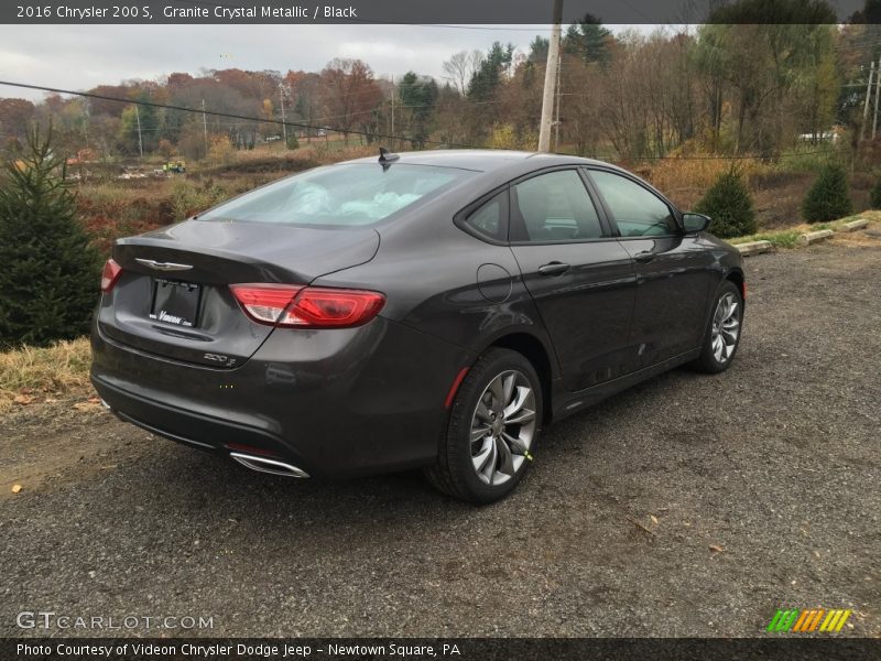 Granite Crystal Metallic / Black 2016 Chrysler 200 S