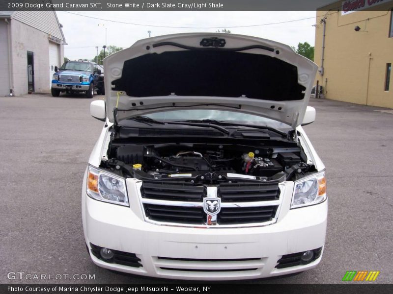Stone White / Dark Slate Gray/Light Shale 2009 Dodge Grand Caravan SXT
