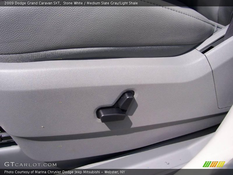 Stone White / Medium Slate Gray/Light Shale 2009 Dodge Grand Caravan SXT
