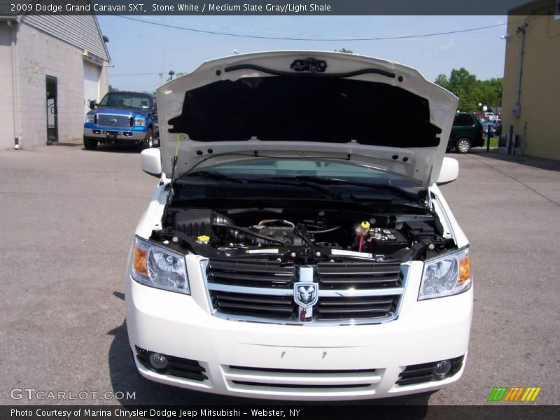 Stone White / Medium Slate Gray/Light Shale 2009 Dodge Grand Caravan SXT