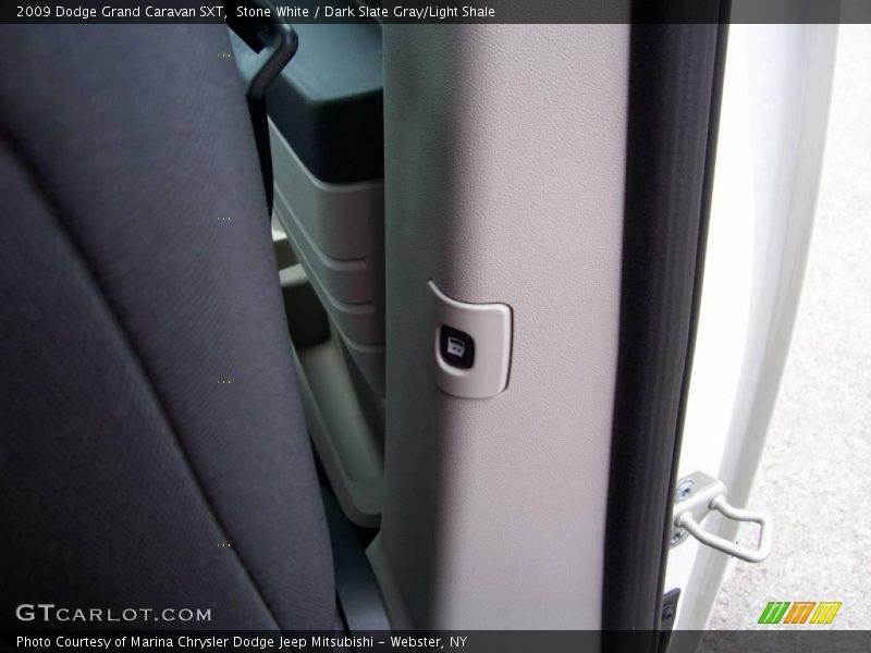 Stone White / Dark Slate Gray/Light Shale 2009 Dodge Grand Caravan SXT