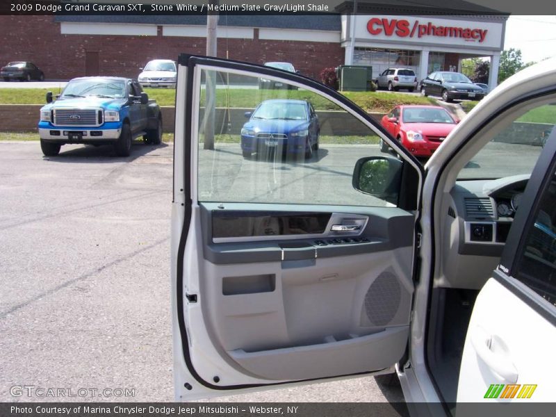 Stone White / Medium Slate Gray/Light Shale 2009 Dodge Grand Caravan SXT