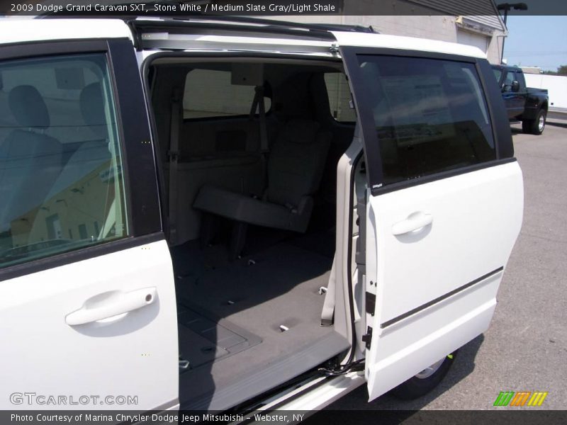 Stone White / Medium Slate Gray/Light Shale 2009 Dodge Grand Caravan SXT