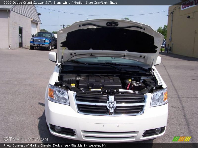 Stone White / Medium Slate Gray/Light Shale 2009 Dodge Grand Caravan SXT