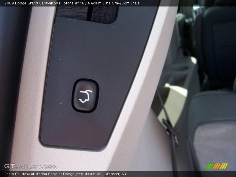 Stone White / Medium Slate Gray/Light Shale 2009 Dodge Grand Caravan SXT