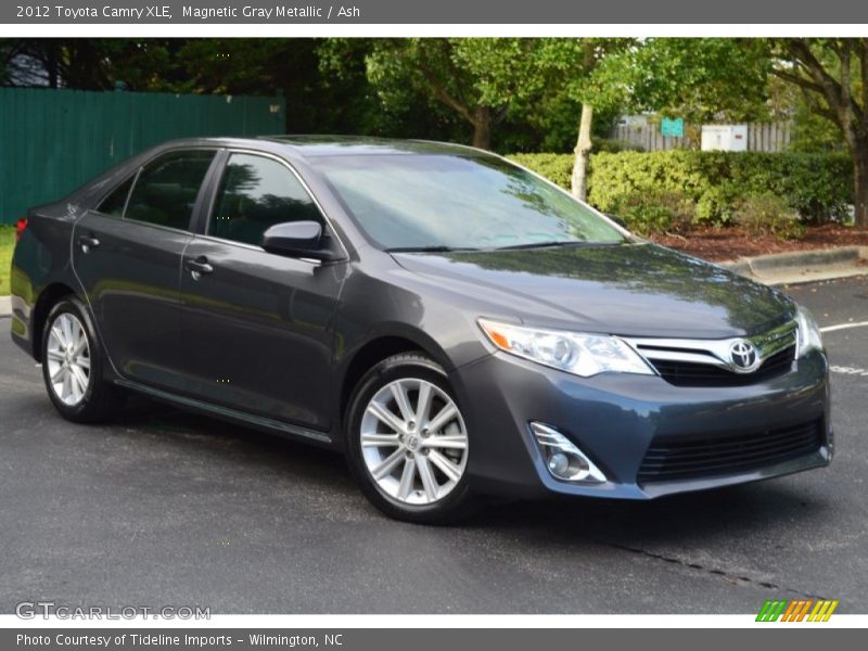 Front 3/4 View of 2012 Camry XLE