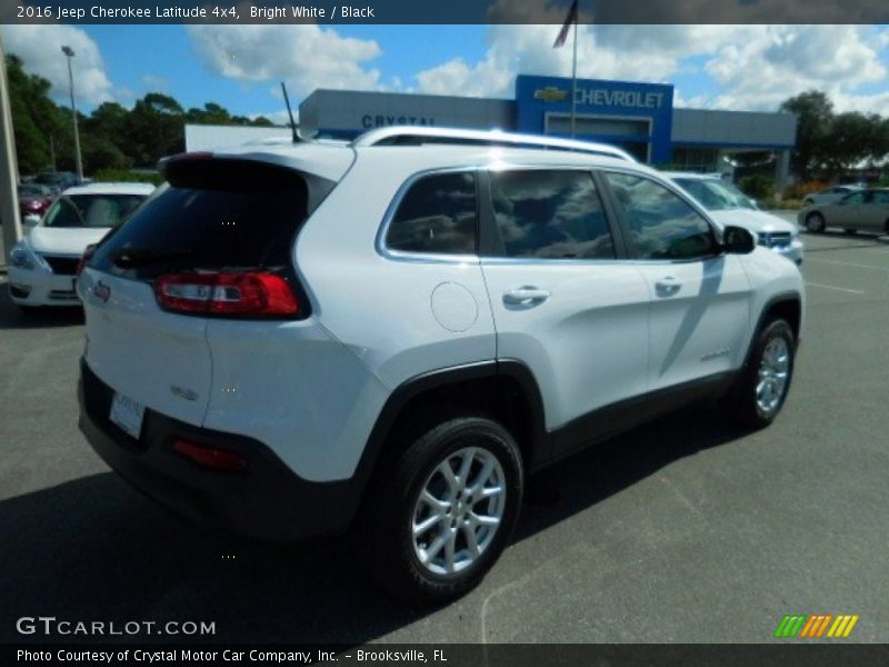 Bright White / Black 2016 Jeep Cherokee Latitude 4x4