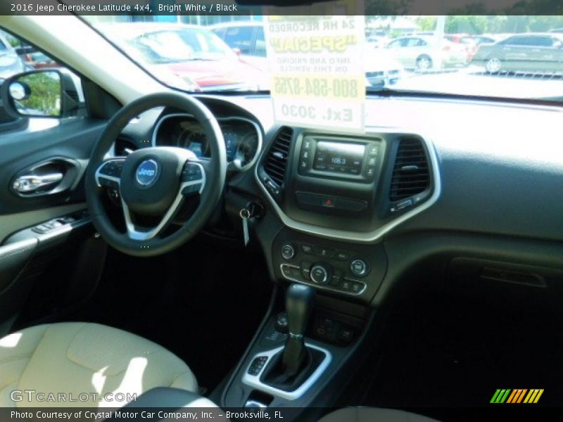 Bright White / Black 2016 Jeep Cherokee Latitude 4x4
