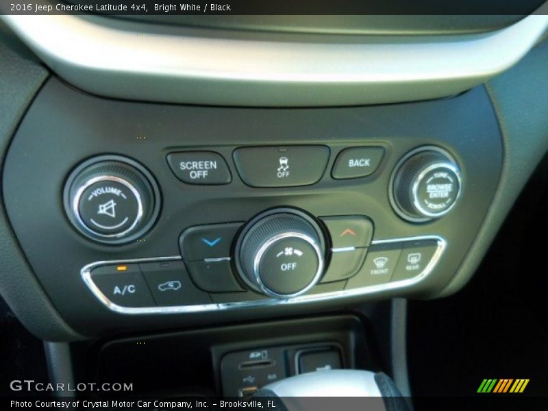 Bright White / Black 2016 Jeep Cherokee Latitude 4x4