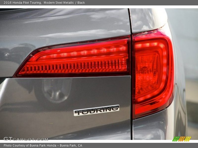 Modern Steel Metallic / Black 2016 Honda Pilot Touring