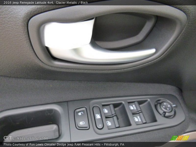 Glacier Metallic / Black 2016 Jeep Renegade Latitude 4x4